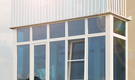 Балконная рама 3 метра с двумя боковинами